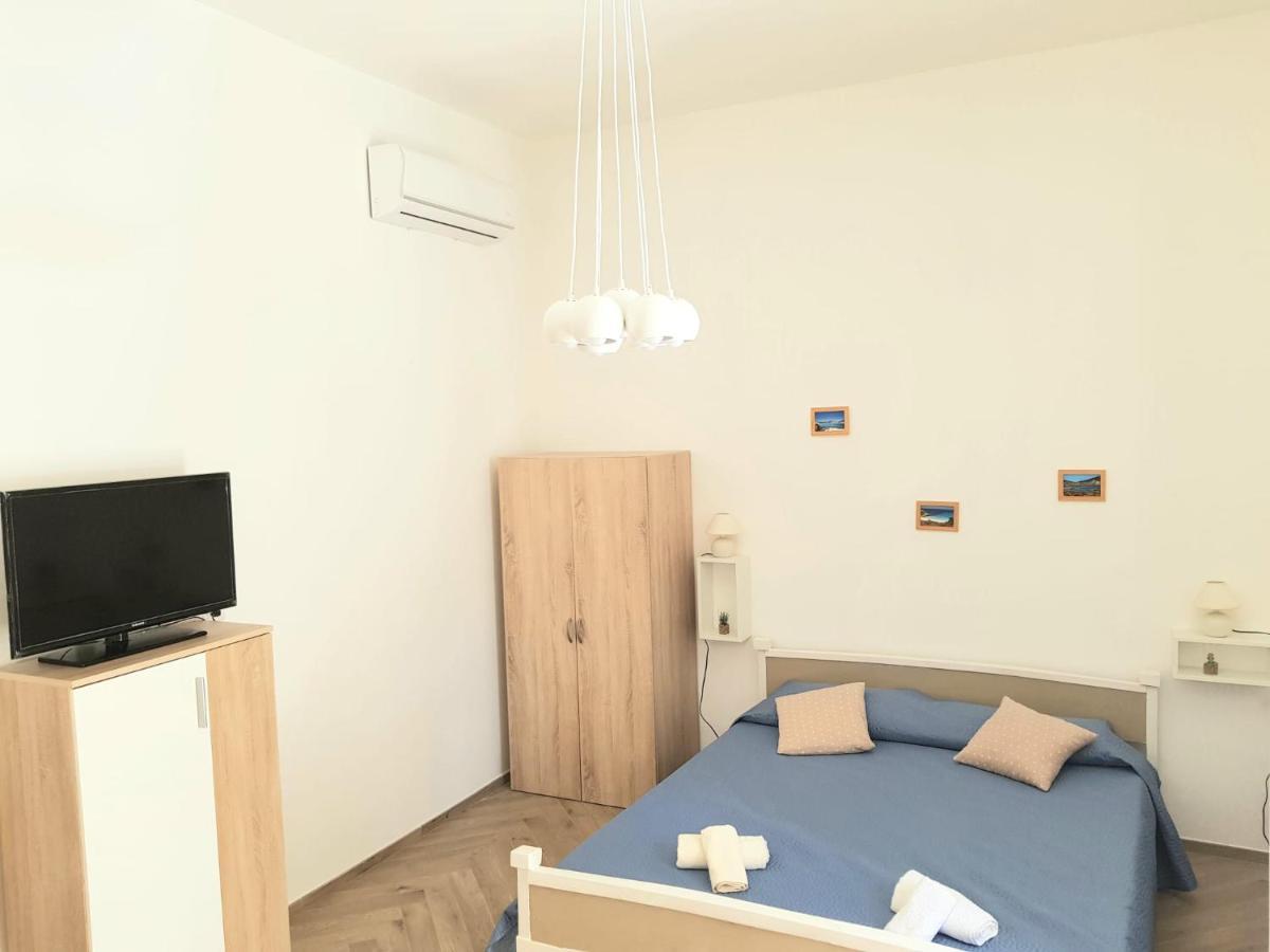Casa Di Giu Bed & Breakfast Porto Torres Dış mekan fotoğraf