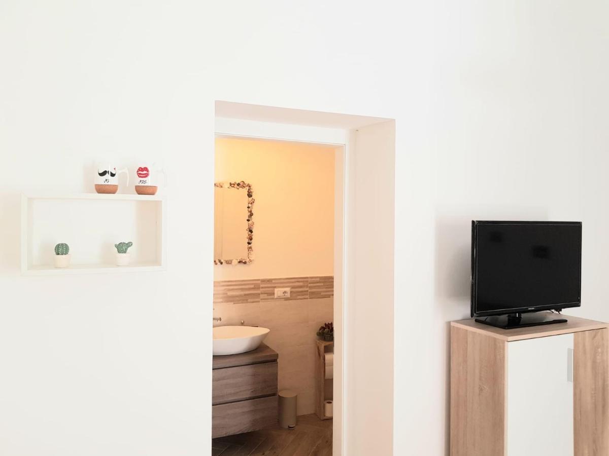 Casa Di Giu Bed & Breakfast Porto Torres Dış mekan fotoğraf